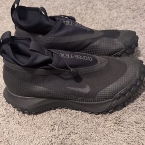 Nike ACG Black Gore-Tex Hiking Shoes
